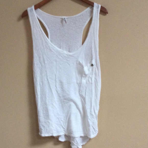 SOLD - Tank top bundle - Picture 6 of 8